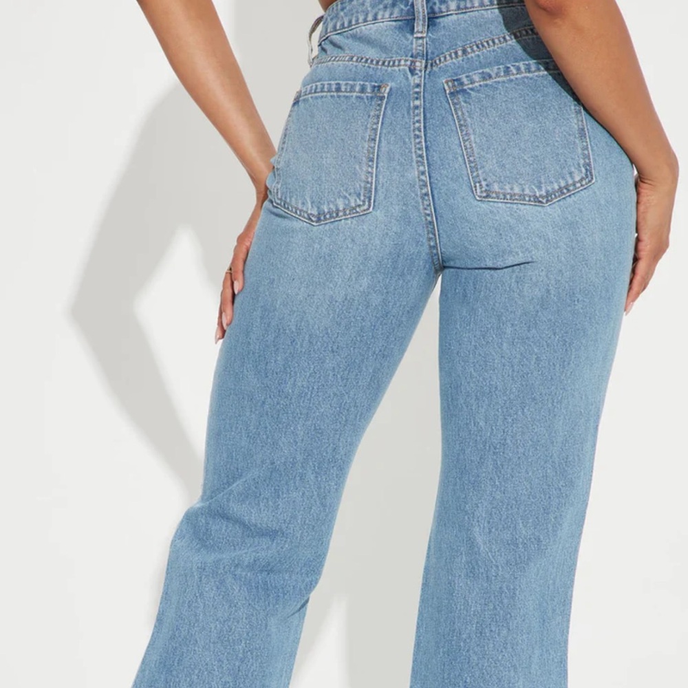 NEVER WORN High waisted Straight Leg Jean Medium Wash Fashion Nova
